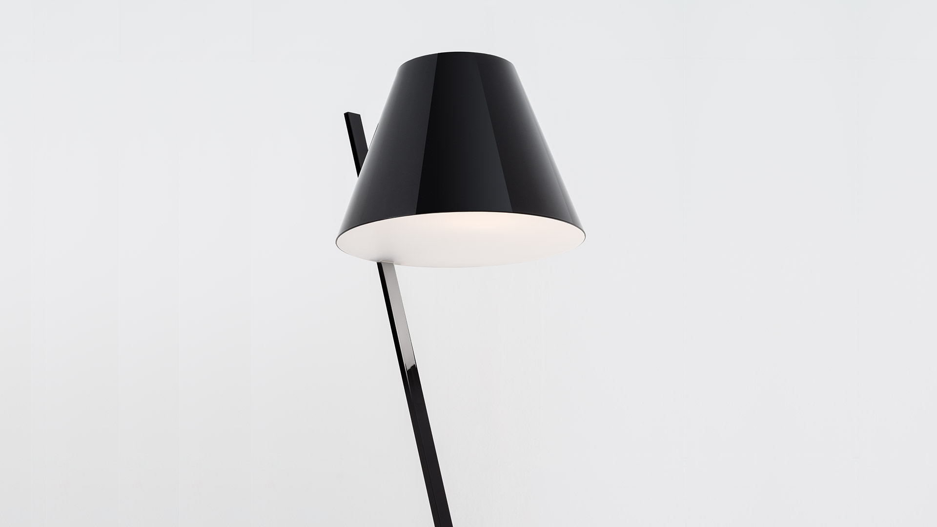 La Petite Floor Lamp by Artemide Floor Lamps