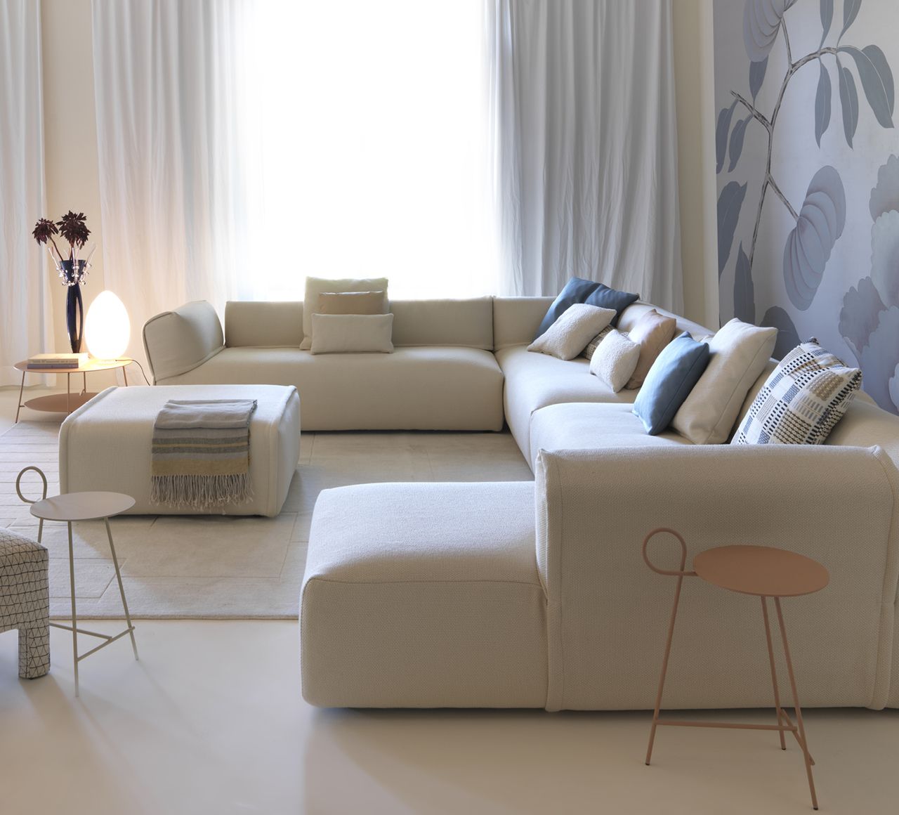 Rever Closing element with Left and right ottoman by Driade Sofas