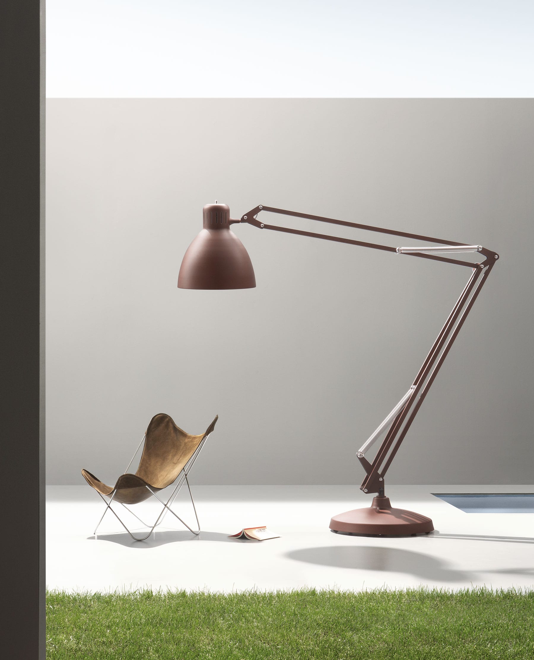 JJ GREAT OUTDOOR FLOOR LAMP by Leucos Lamps