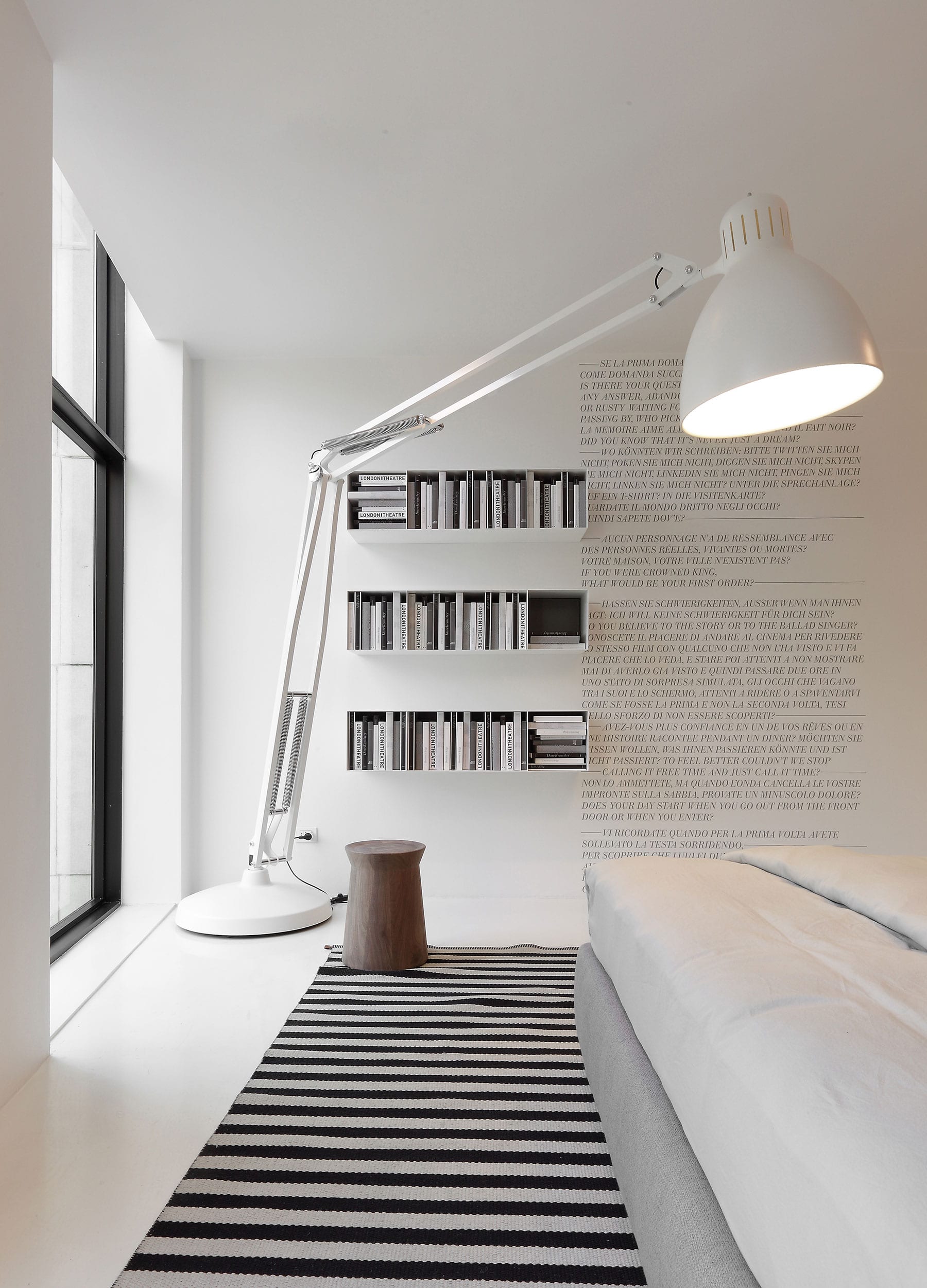 JJ GREAT INDOOR FLOOR LAMP by Leucos Lamps