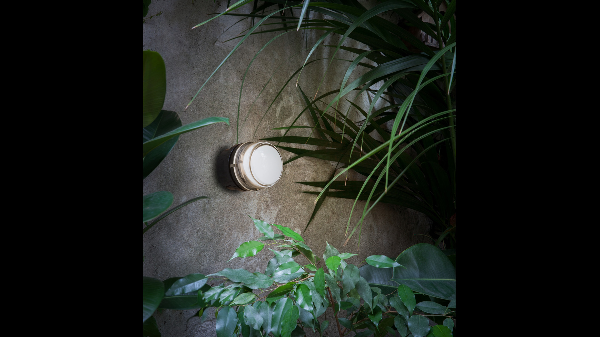 Fresnel Outdoor Wall Lamp by Oluce Lamps
