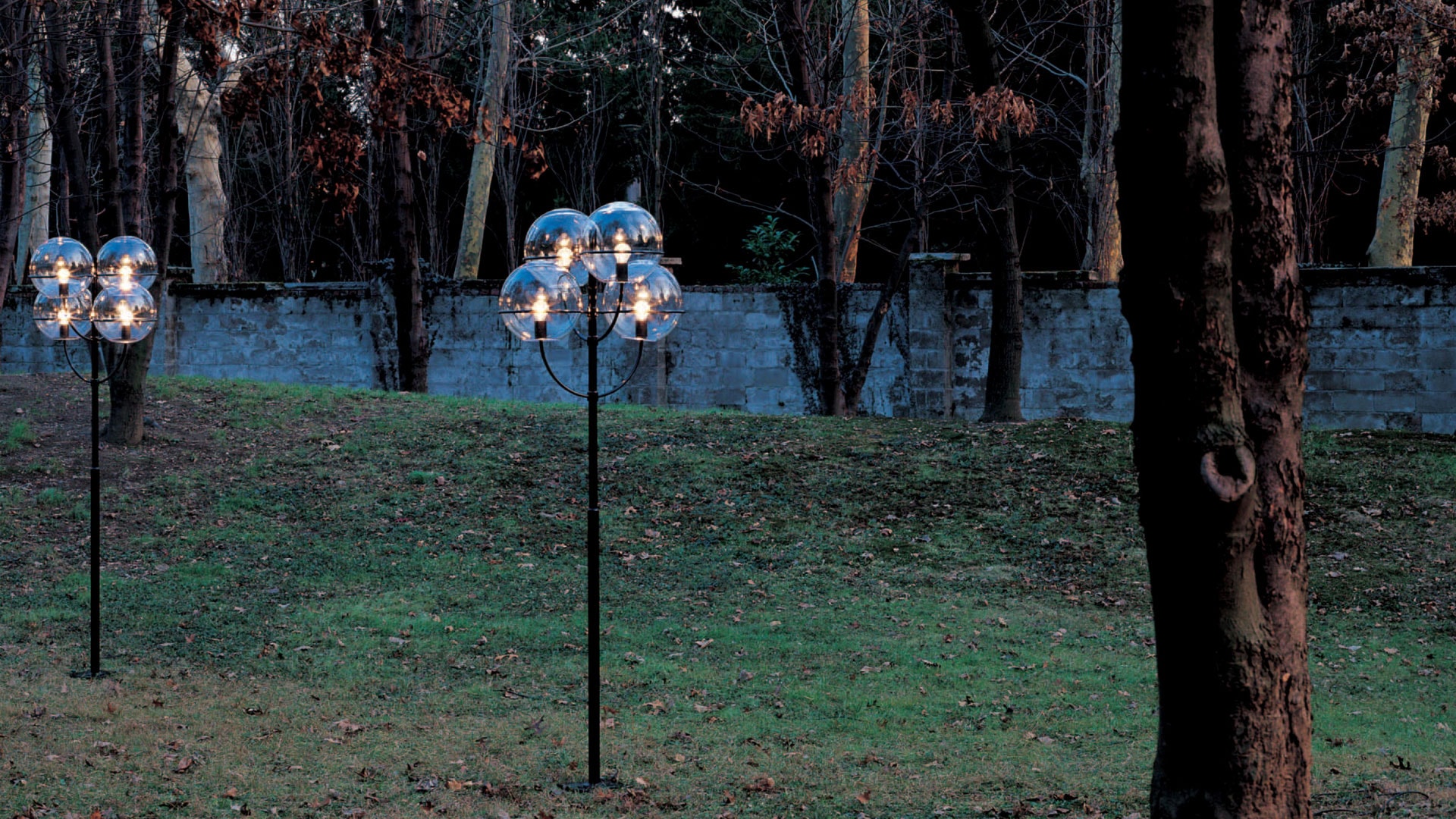 Lyndon Outdoor Floor Lamp by Oluce Lamps