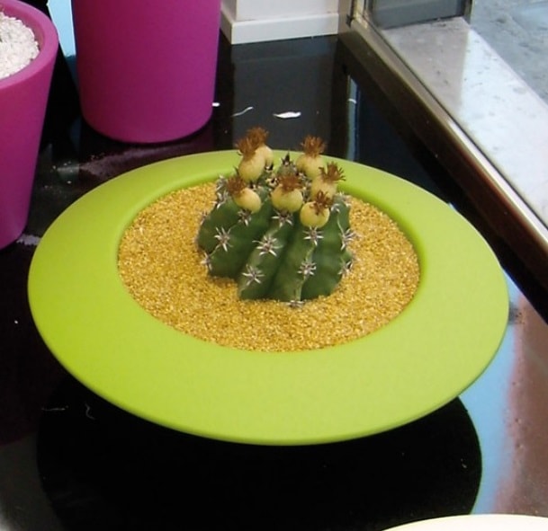 Inorbita Planters Pots by Serralunga Planters Round