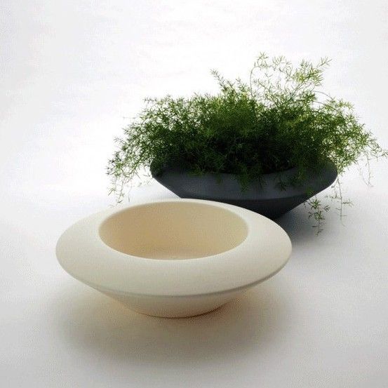 Inorbita Planters Pots by Serralunga Planters Round