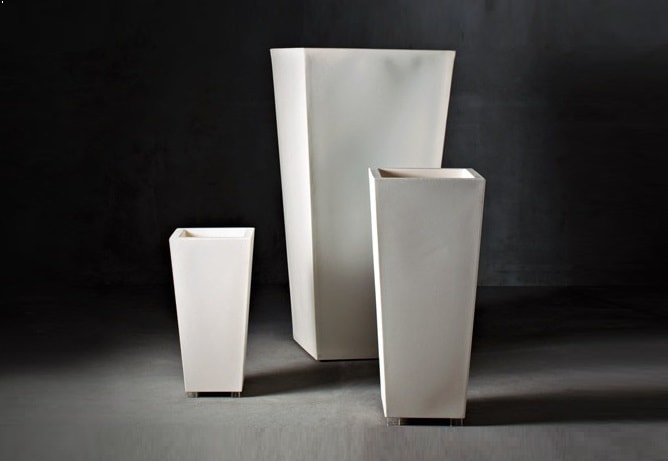 Kabin High Outdoor Planter by Serralunga Planters Square