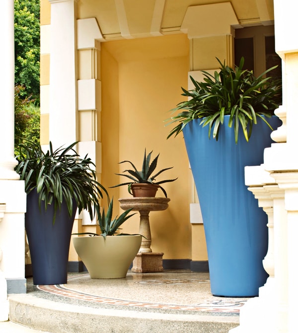 Ming Etto Small Planters by Serralunga Planters Round