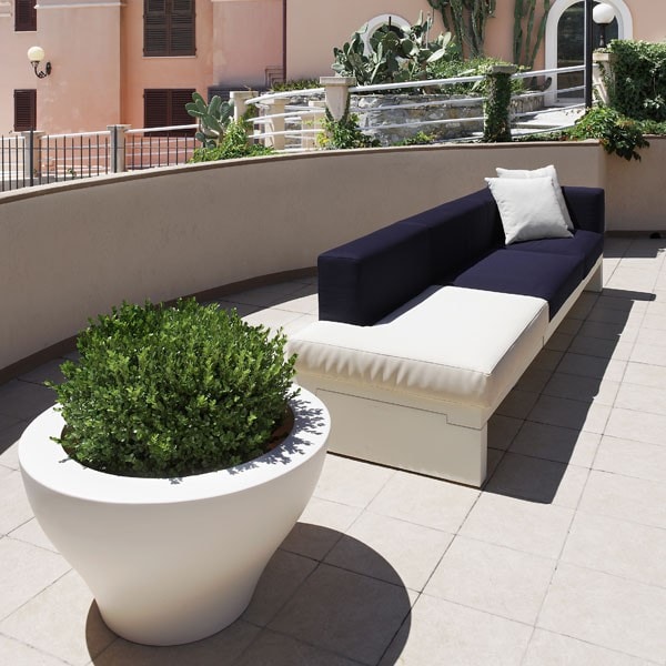 Ming Planters Pot by Serralunga Planters Round