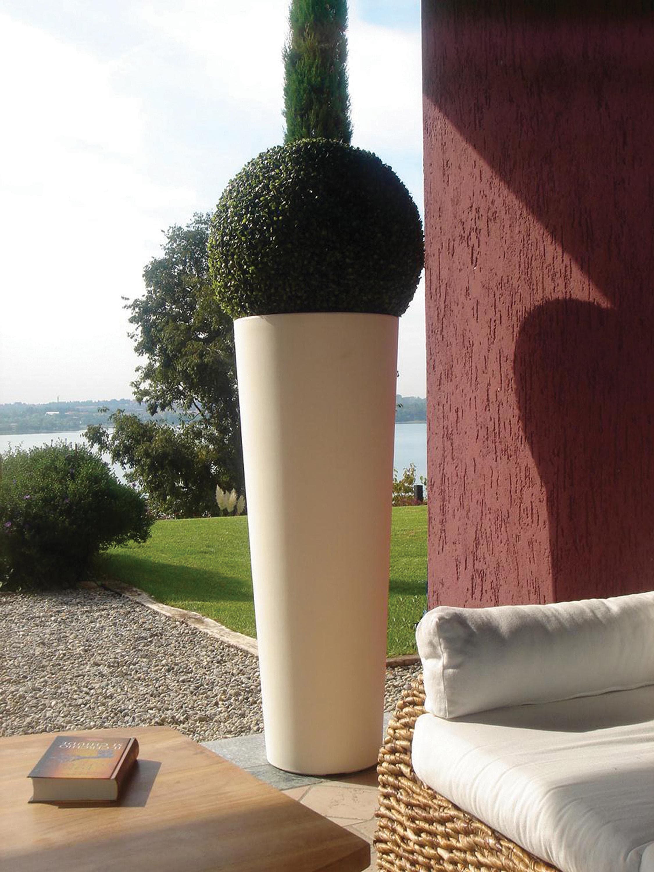 New Pot High Planters by Serralunga Planters Round