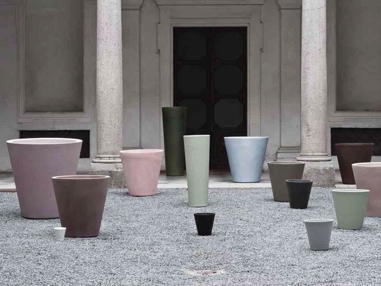 New Pot High Planters by Serralunga Planters Round
