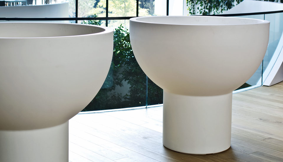 Primavera Outdoor Planters by Serralunga Planters Round