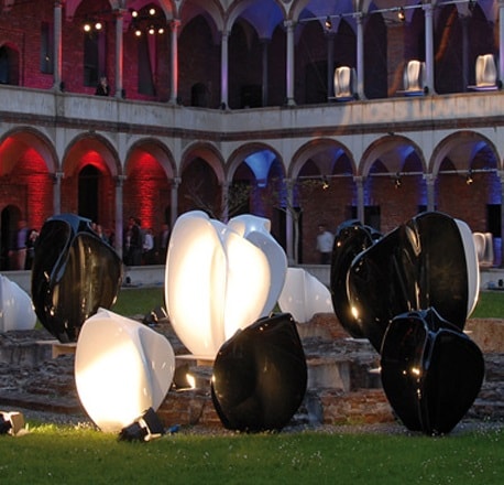 Flow Outdoor Planters by Serralunga Planters Round