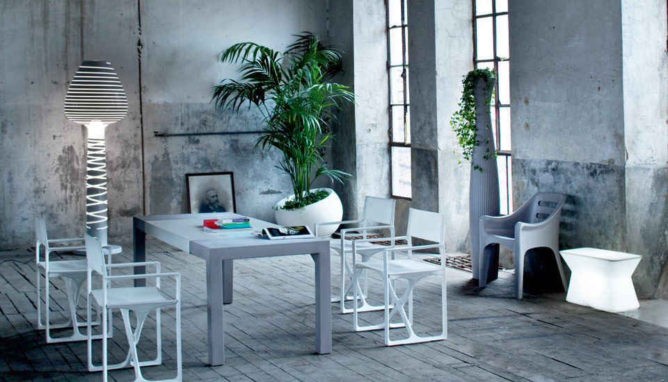 Uovo di Colombo Outdoor Planters by Serralunga Planters Round