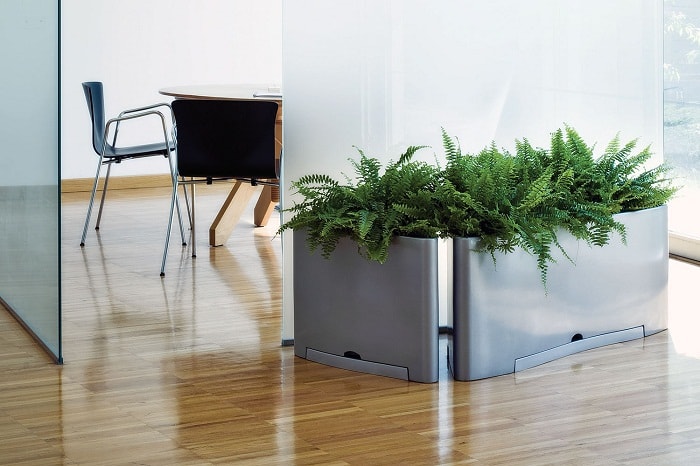 Onda Outdoor Planters by Serralunga Planters Square