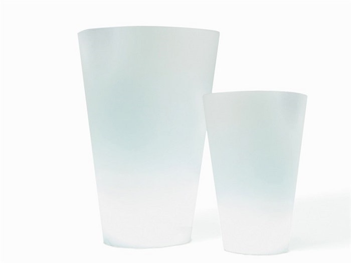 Liscio Siena Planters Illuminated by Serralunga Planters Illuminated