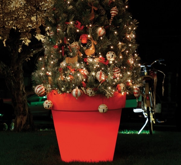 Bordato Liscio Planters Illuminated by Serralunga Planters Illuminated