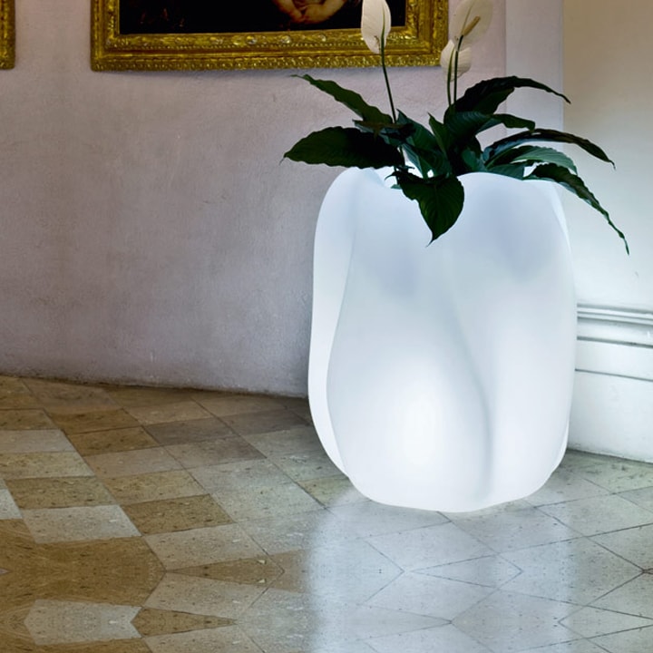 New Wave Outdoor Planters Illuminated by Serralunga Planters Illuminated