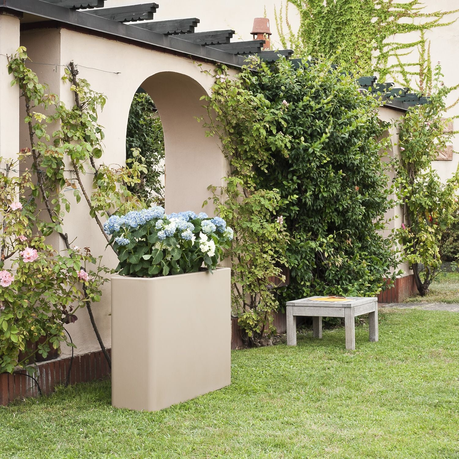 Vaso Rettangolare Planter by Serralunga Planters Square