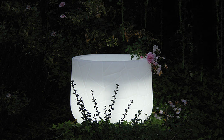 Memory Outdoor Illuminated Pot by Serralunga Planters Illuminated