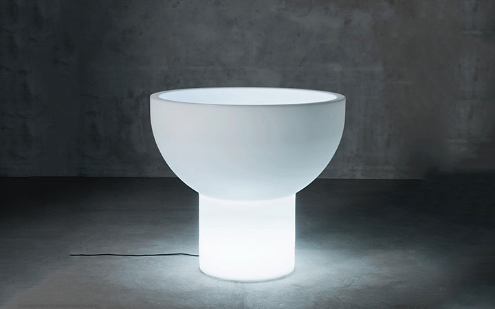 Primavera Illuminated Planters by Serralunga Planters Round