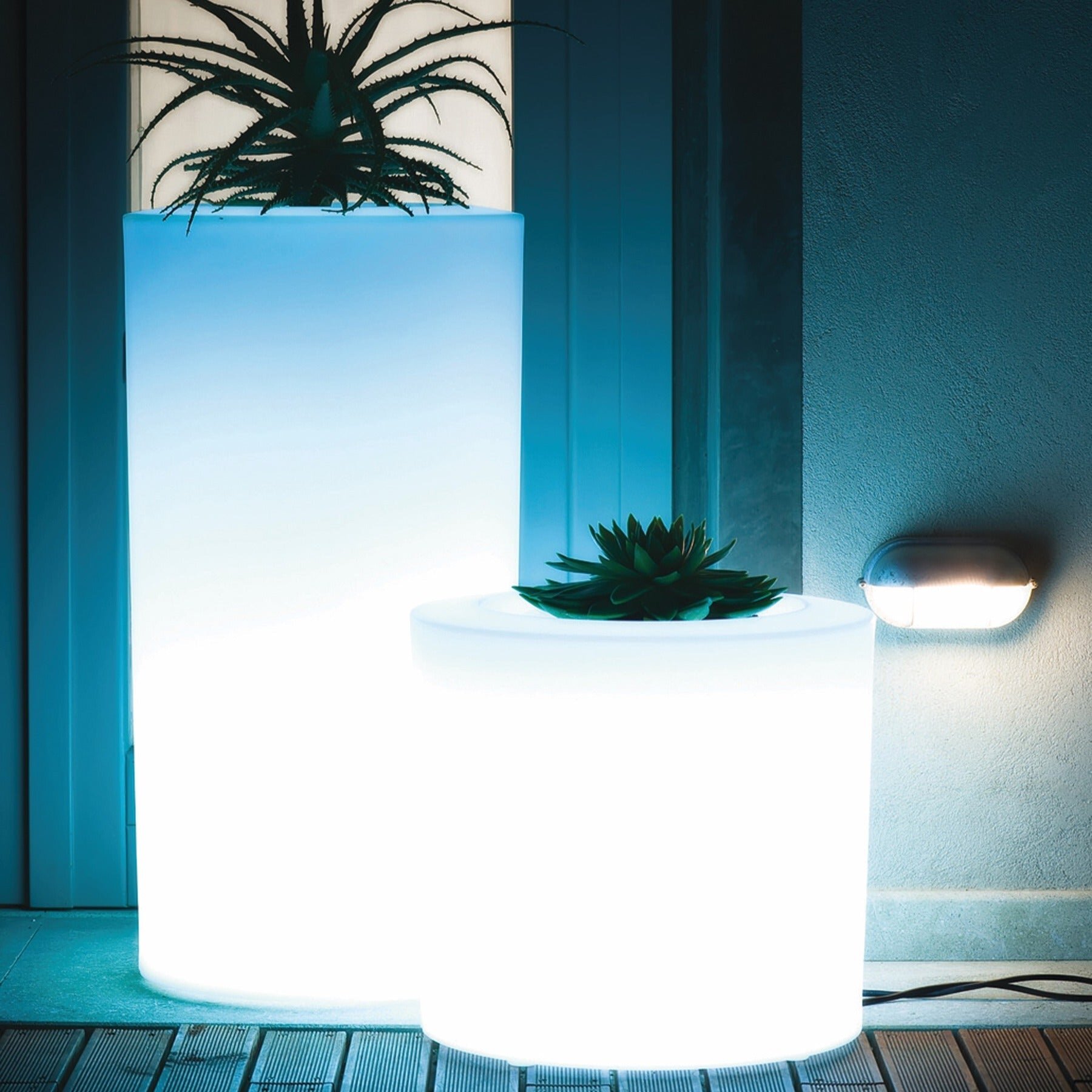 Tubini Outdoor Illuminated Pot by Serralunga Planters Round