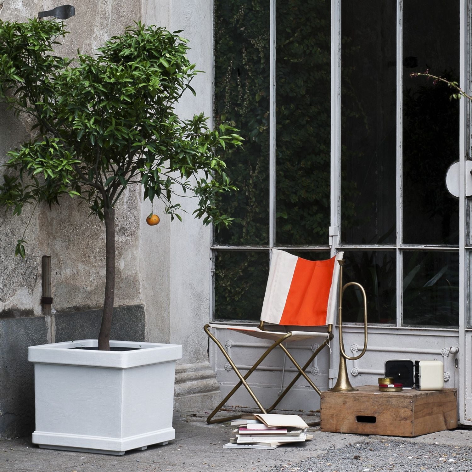 Neoclassic Quadro Liscio Planter by Serralunga Planters